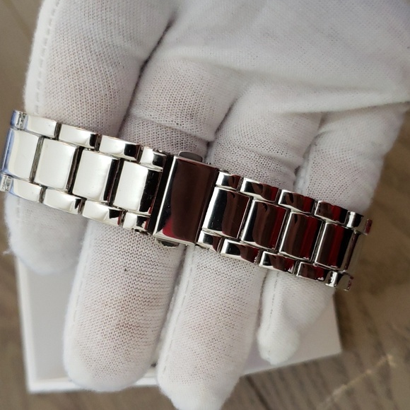 Watch - Picture 2 of 3